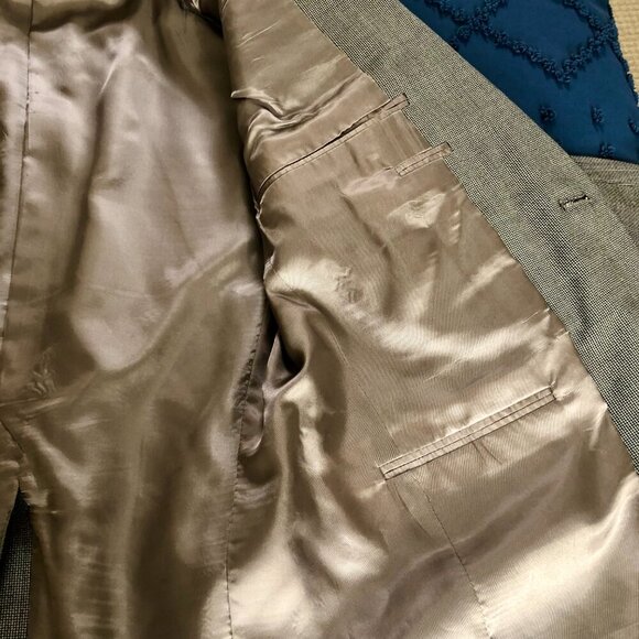 Hart Schaffner Marx Men's Two Piece Suit, Size 38 Short - Picture 4 of 12